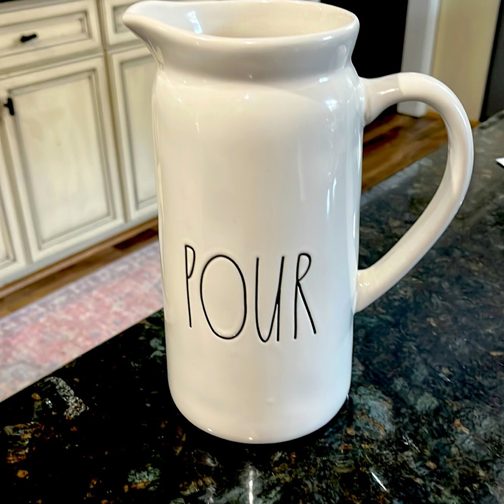 Pour Pitcher